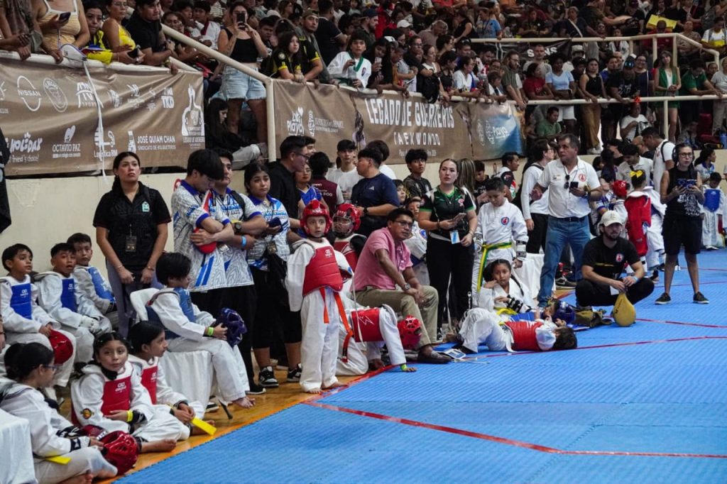 El Campeonato Riviera Maya Taekwondo 2026 "Legado de Guerreros TKD" reunió a más de 70 academias en el Poliforum de Playa del Carmen.