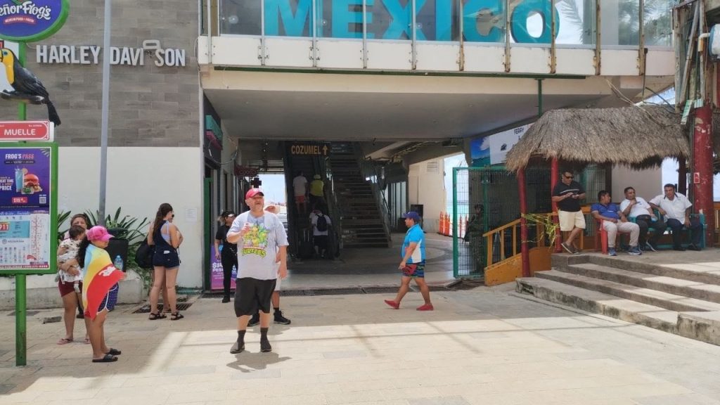 La disminución de vuelos a Quintana Roo responde al conflicto en Medio Oriente y al alza de combustibles, según la AMAV.