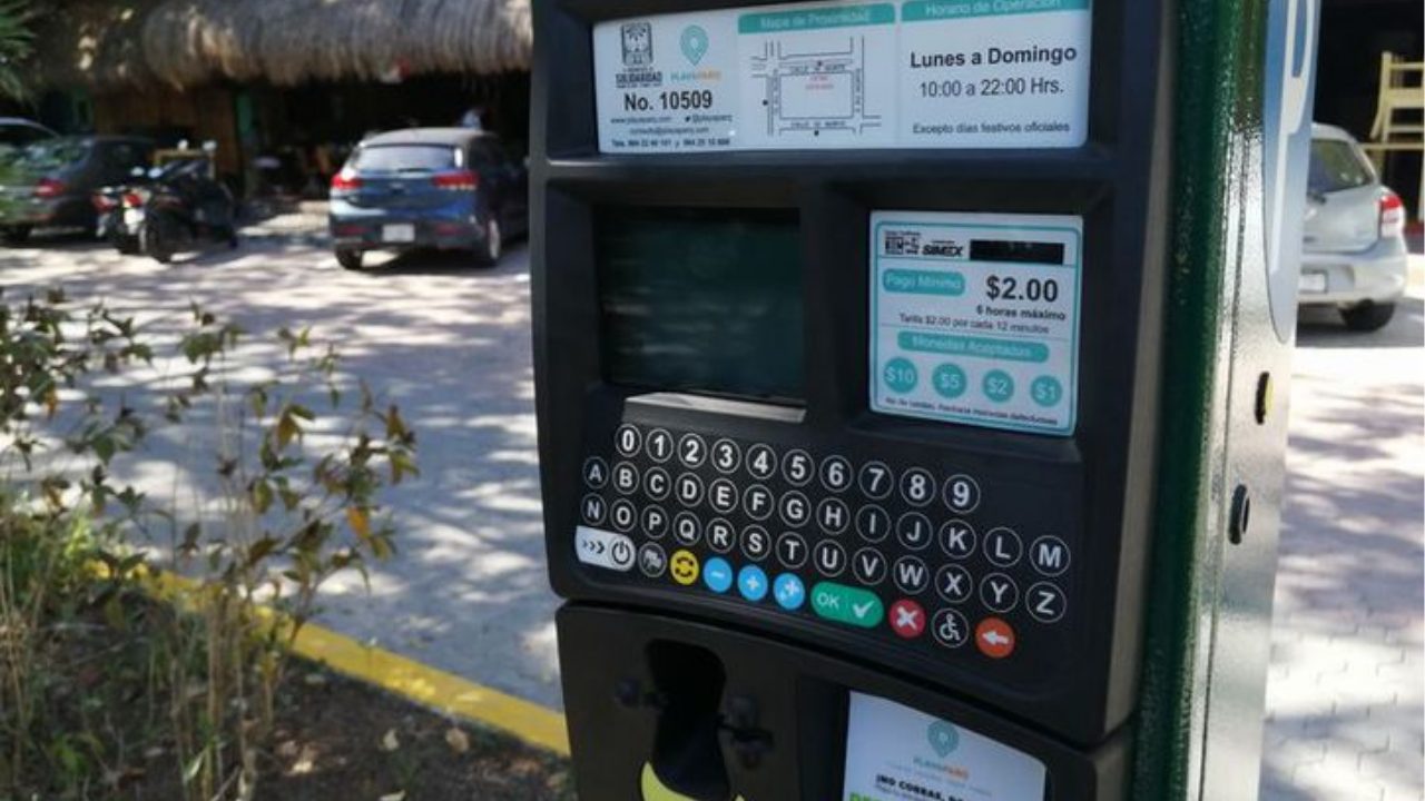 Autoridades municipales revisan a fondo la concesión de Playaparq en Playa del Carmen.