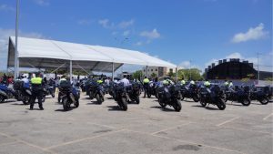 Colectivos documentan casos de abuso policiaco en Cancún mediante encuesta ciudadana.