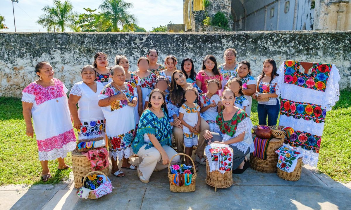 Quintana Roo conmemora el Día Mundial del Bordado con respaldo a artesanas maya