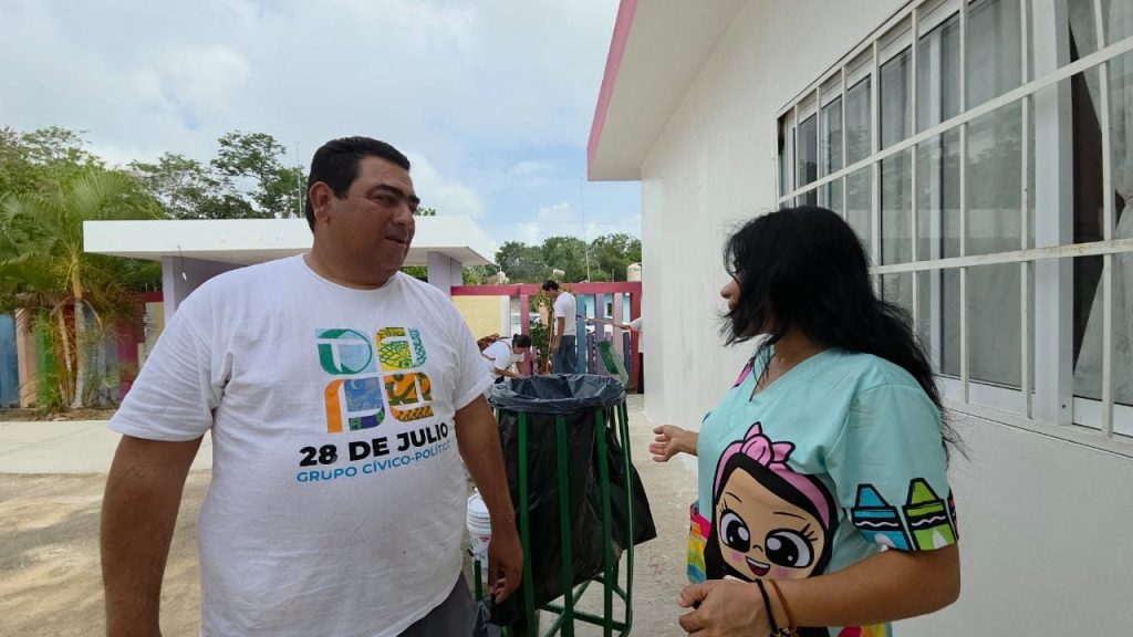 José Alfredo Toledo Medina, hijo de Chano Toledo, preside el grupo cívico-político "28 de Julio" en Playa del Carmen.