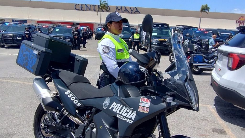 Colectivos documentan casos de abuso policiaco en Cancún mediante encuesta ciudadana.
