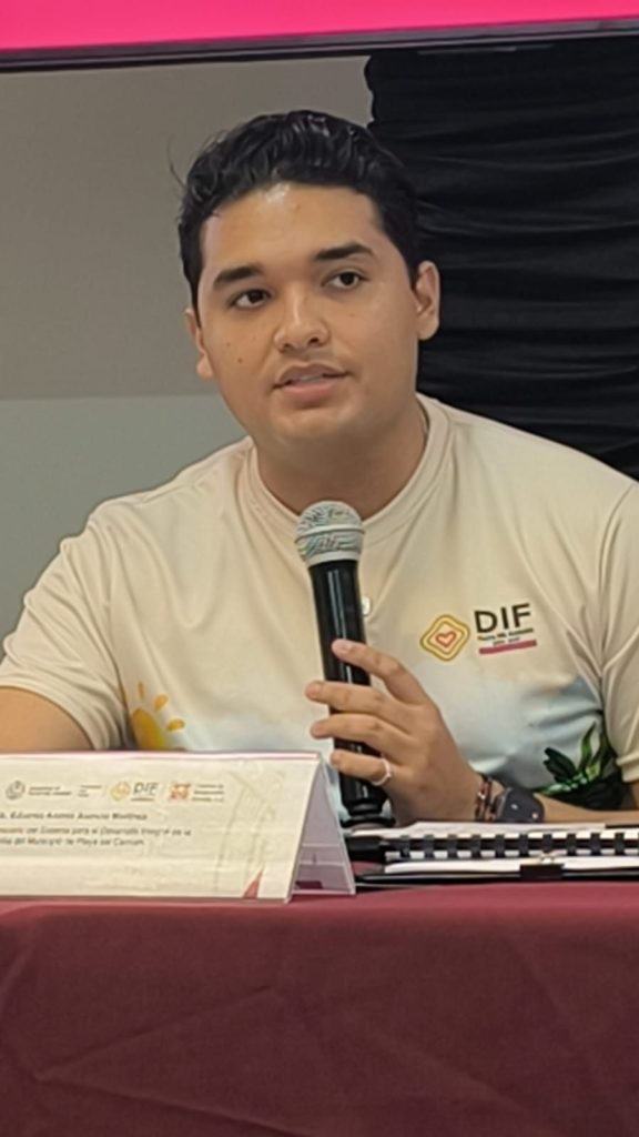 Autoridades firman convenio para reforzar la atención a las adicciones en Playa del Carmen.