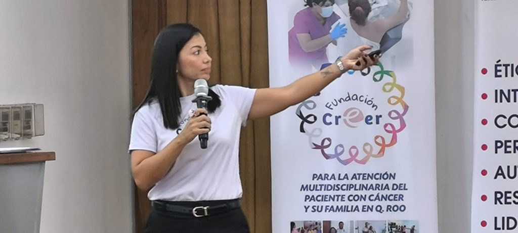 Integrantes de Samchak Kukulkán entrenan en Puerto Aventuras rumbo al festival de canotaje en Brasil.