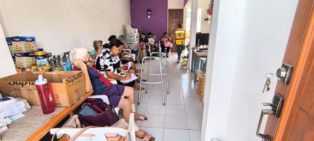 Vecinos reciben Ecografía Doppler gratuita en Playa del Carmen como parte de la campaña de salud del Club de Leones y EME.