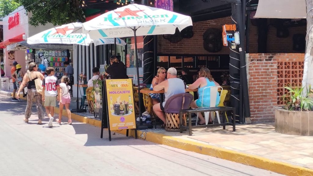 Las granjas acuícolas en Playa del Carmen producen tilapia para abastecer a hoteles y restaurantes de la zona.