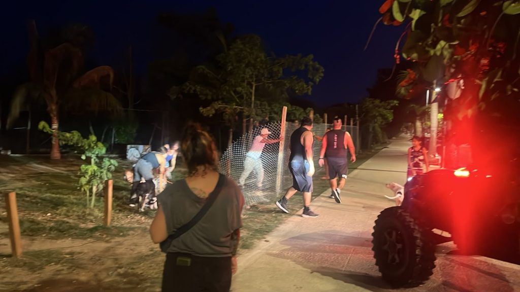 Personal de Zofemat supervisa el acceso libre a Playa 72 para garantizar el paso de residentes y visitantes.