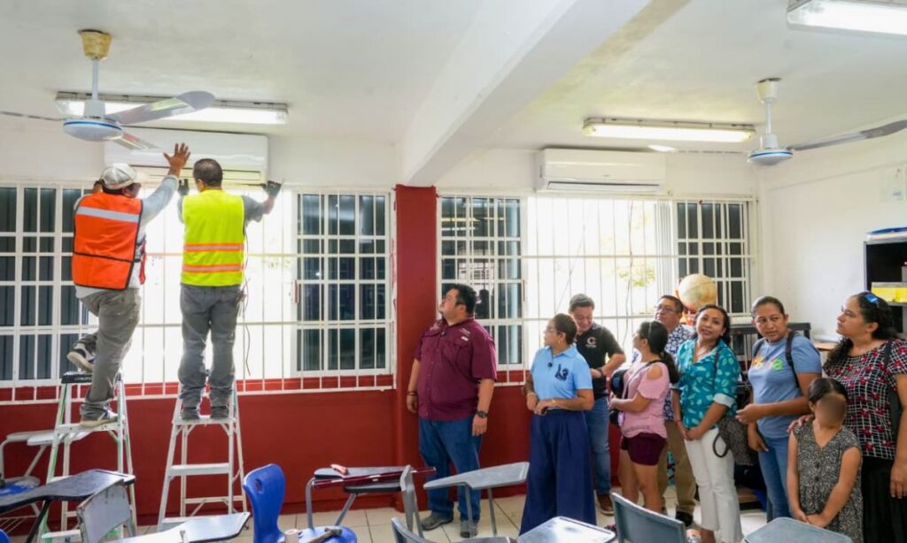 Instalan 33 aires acondicionados en la primaria Edna Julia Polanco Mezo de Cozumel (2)