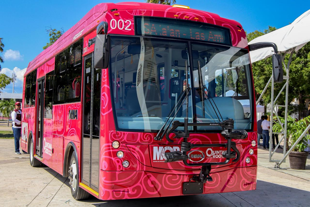 Así inician operaciones MOBI Chetumal y los autobuses eléctricos TARUK.