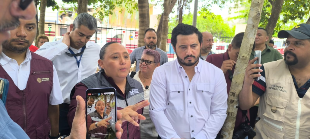CFE explica a vecinos las causas de los apagones de Playa del Carmen.