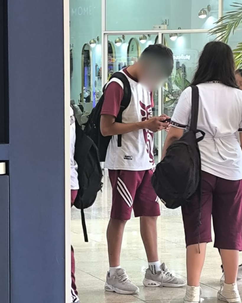 La restricción de celulares en escuelas de Playa del Carmen entrará en vigor el 3 de noviembre de 2026.
