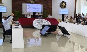 Aprueban sede para Informe de Gobierno y creación de Unidad para los Adultos Mayores