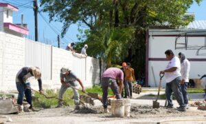 Barda perimetral de la Unidad Deportiva Revolución en Cozumel registra avance del 70