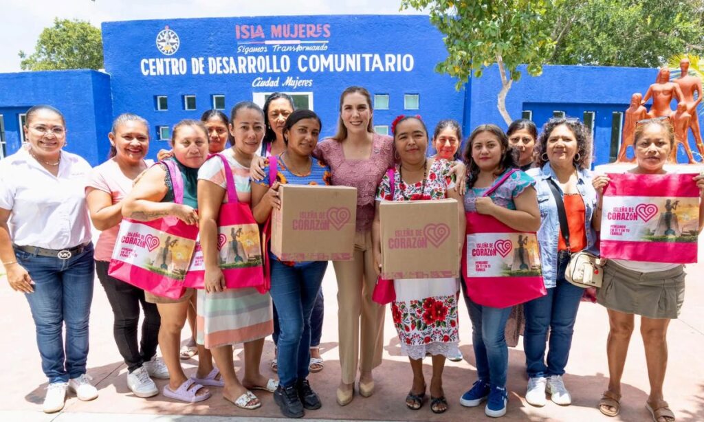 Isla Mujeres cuenta con 11 programas sociales para apoyar a familias