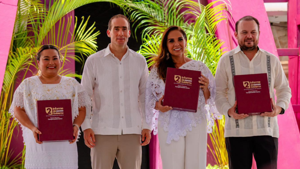 Diego Castañón recibió el respaldo de funcionarios y empresarios tras su Segundo Informe de Gobierno.