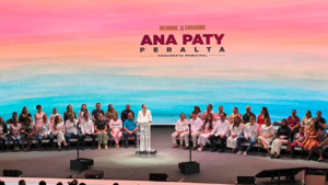 El Segundo Informe de Gobierno de Ana Paty Peralta se presentó en el Teatro de la Ciudad de Cancún.