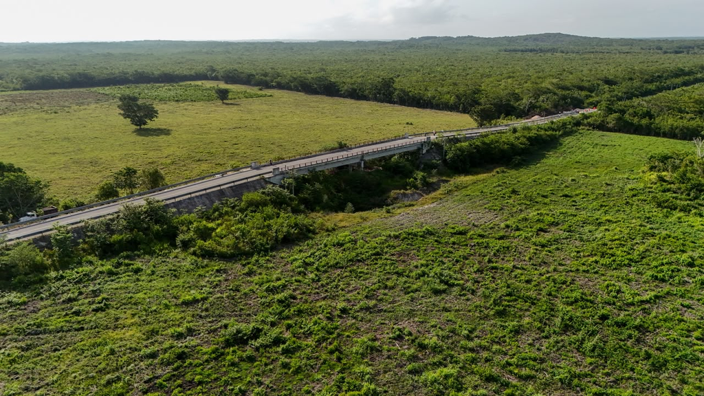 La rehabilitación del puente hacia Nuevo Bécar contempla nueva carpeta asfáltica, gaviones y señalización vial.