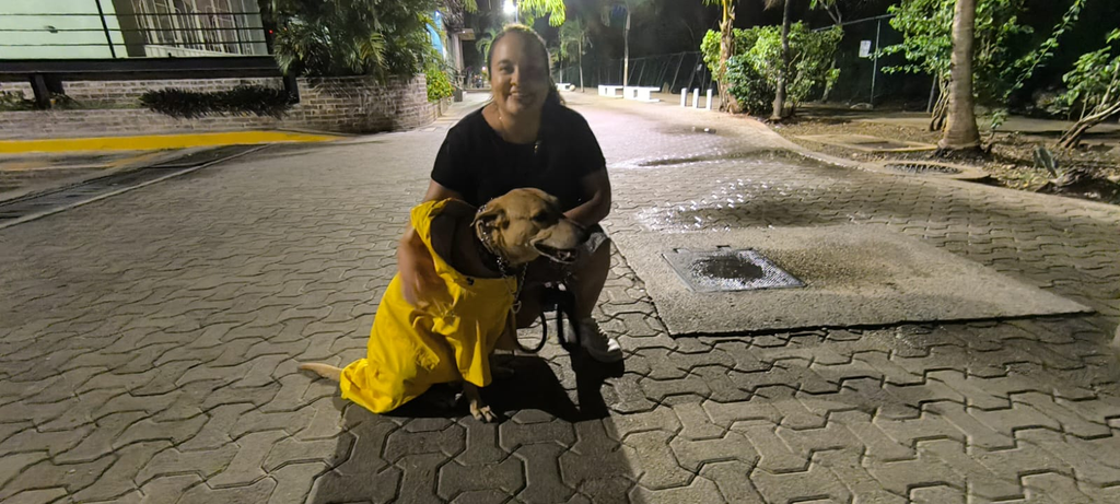 Lunabites es el negocio de botanas para perros creado por Vanessa Ortiz en honor a su perrita Luna.