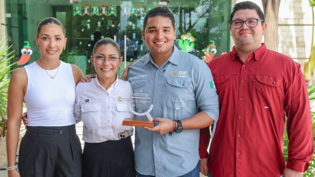 DIF Playa del Carmen recibe reconocimiento por su desempeño en transparencia y rendición de cuentas.