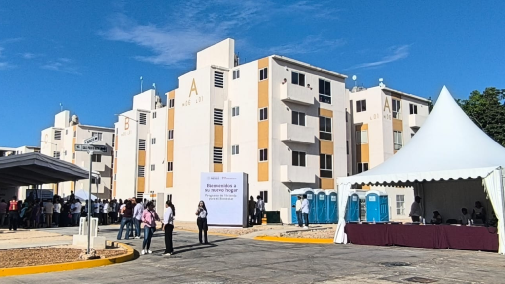 Así se entregaron las llaves de la Vivienda para el Bienestar en Puerto Aventuras.