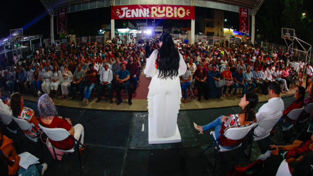 Así se presentó el Segundo Informe Legislativo de Jenni Rubio Tello en Villas del Sol.
