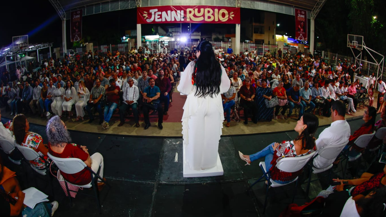 Así se presentó el Segundo Informe Legislativo de Jenni Rubio Tello en Villas del Sol.