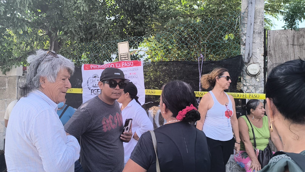 Vecinos protestan ante un presunto despojo de vivienda en la colonia Colosio.