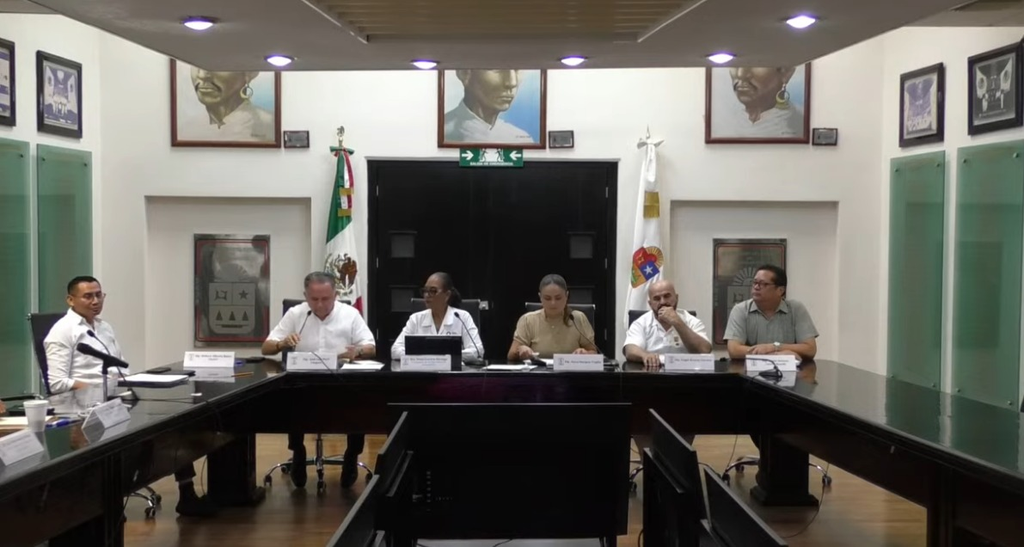 Perla Corona Noriega compareció ante el Congreso de Quintana Roo en materia educativa.